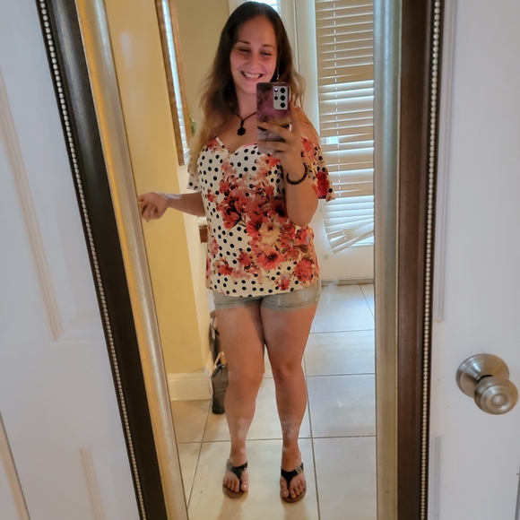 Meet your Posher, Shannon - Picture 2 of 8